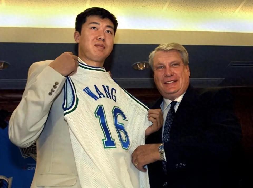 开云官方-中国首位NBA球员王治郅，退役后领NBA退休金，数额让人意外